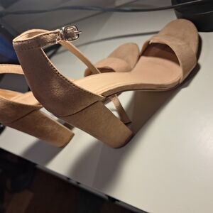 Elegant Tan Women's Block Heel Sandals